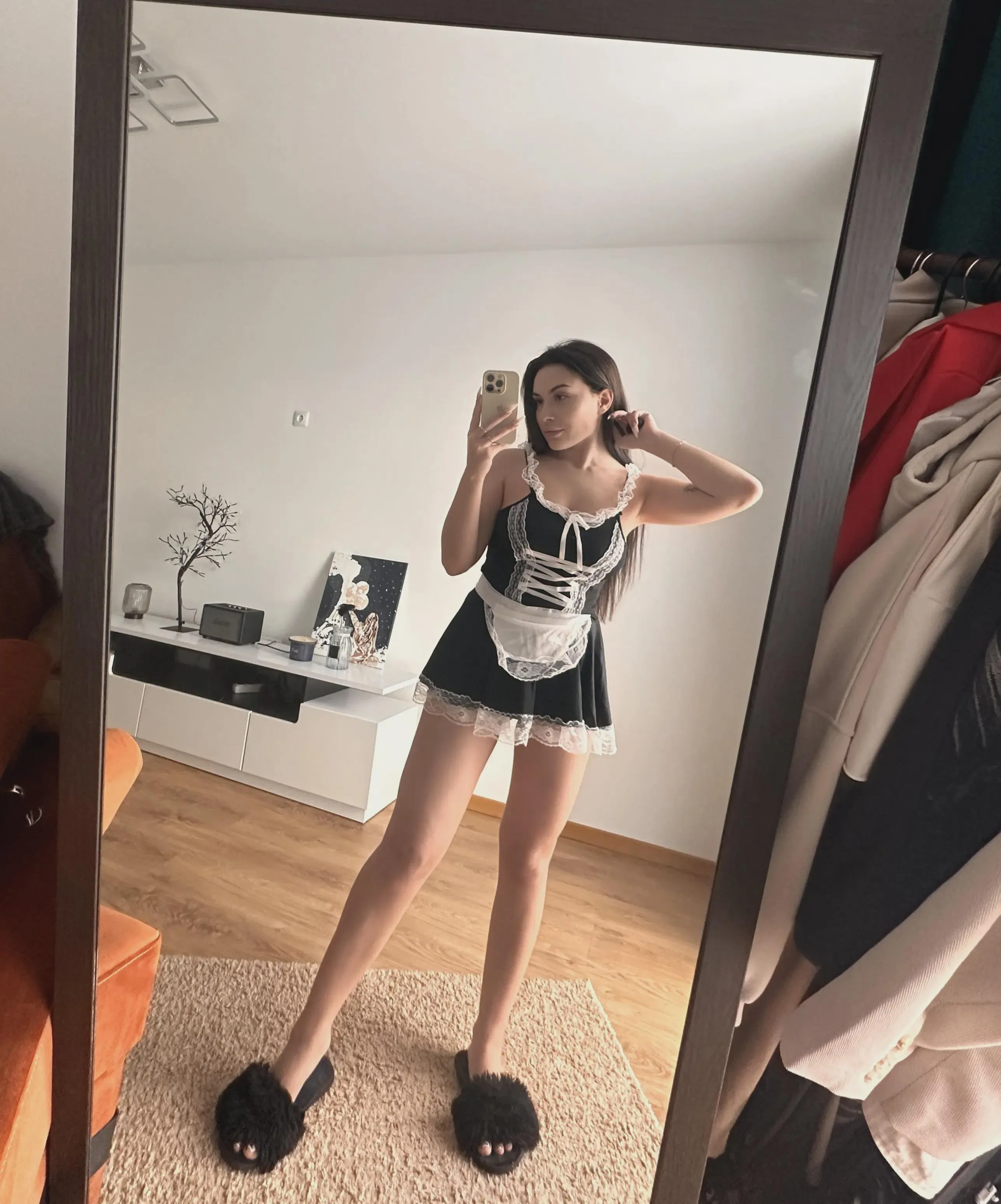 i dont think my skirt is too short its just right