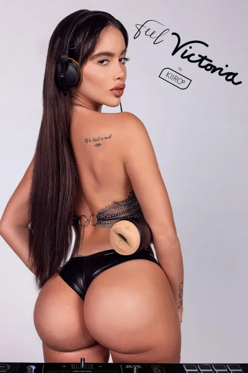 It's that infamous ass we've all going crazy for right?