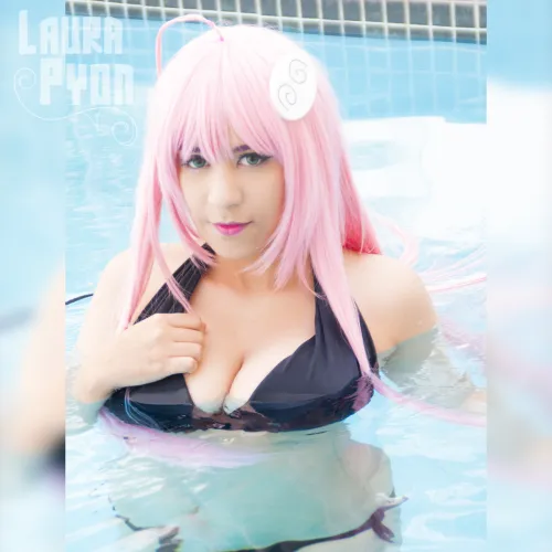 Lala Satalin wants company [To Love-ru] (Laura Pyon)