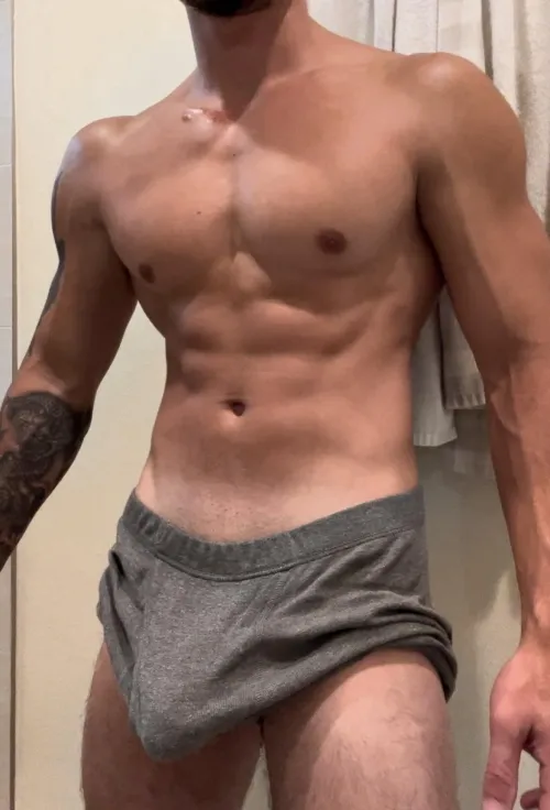 Lick and suck my hard FIRM manly nipples 😈😁😁