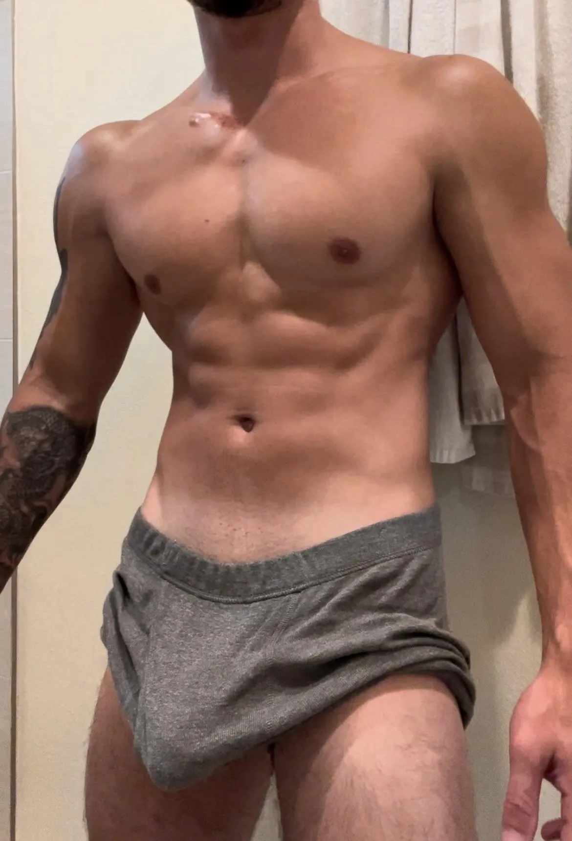 Lick and suck my hard FIRM manly nipples 😈😁😁