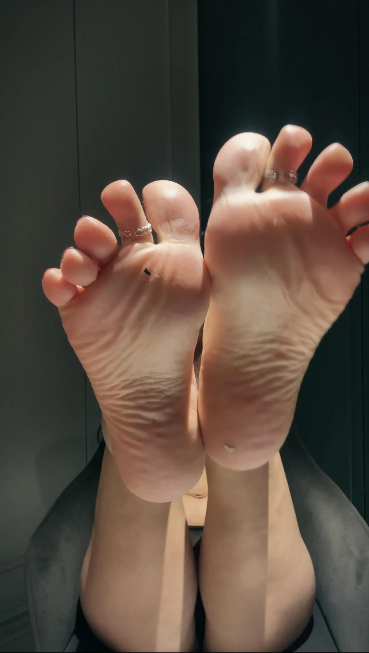 oops I got my feet a little dirty while walking around the house barefoot  [OC]