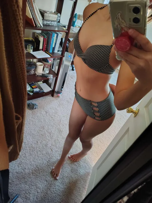 The only way i know if my swim suits look good is if men validate me