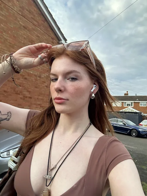 what did you notice first on this pic?