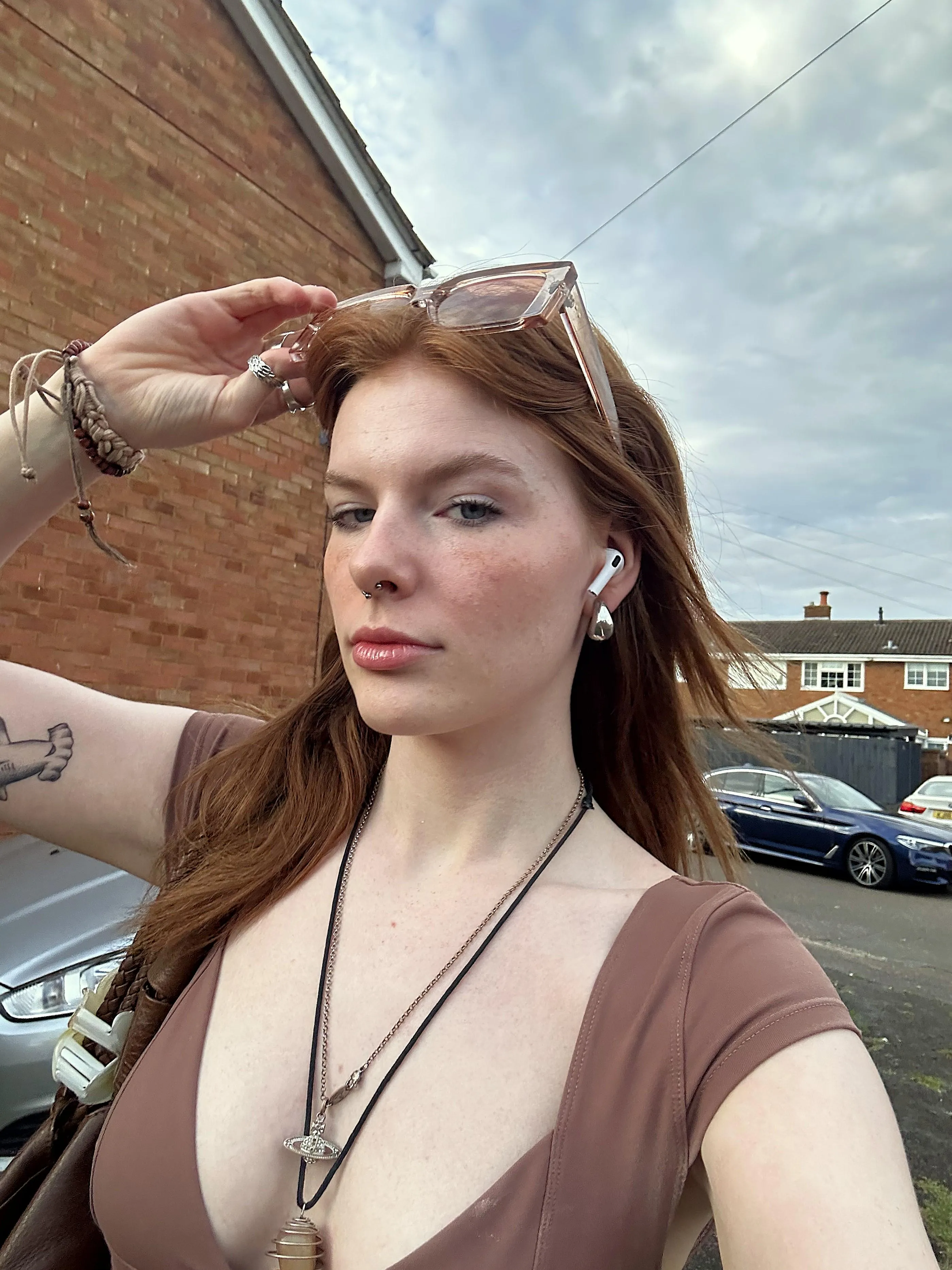 what did you notice first on this pic?