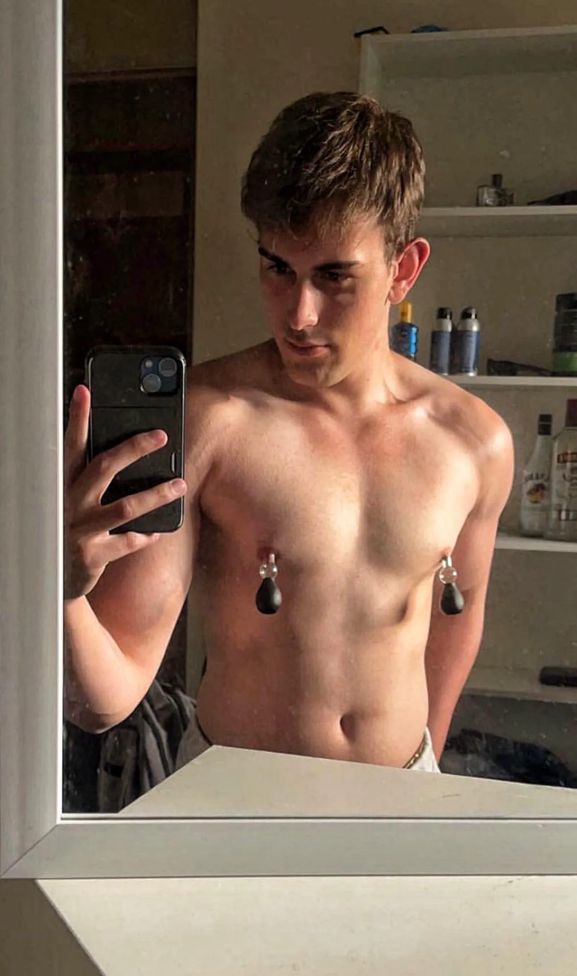 Who's replacing these nipple suckers tonight?👅