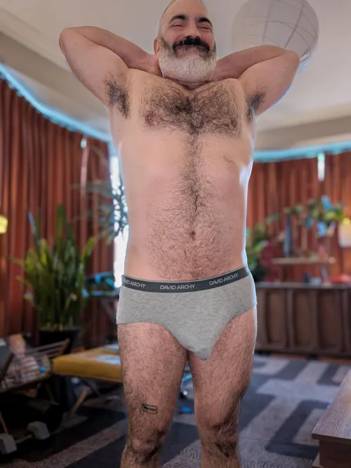 [44] Big morning stretch