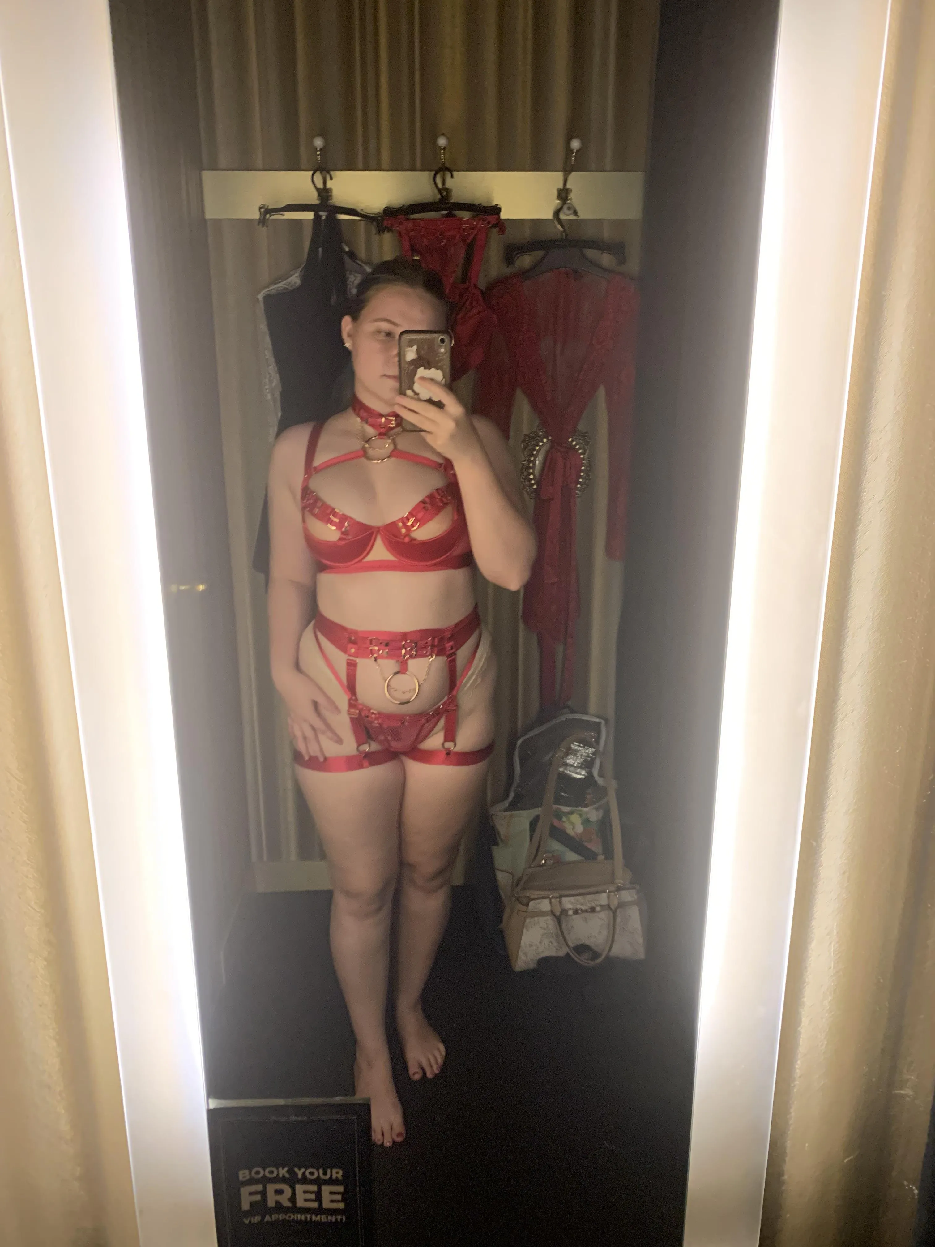 Don’t I just look to cute in this set?🥰😖