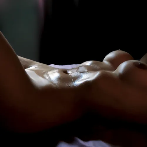 Ice on my skin, but the thoughts are anything but frozen 🧊🔥