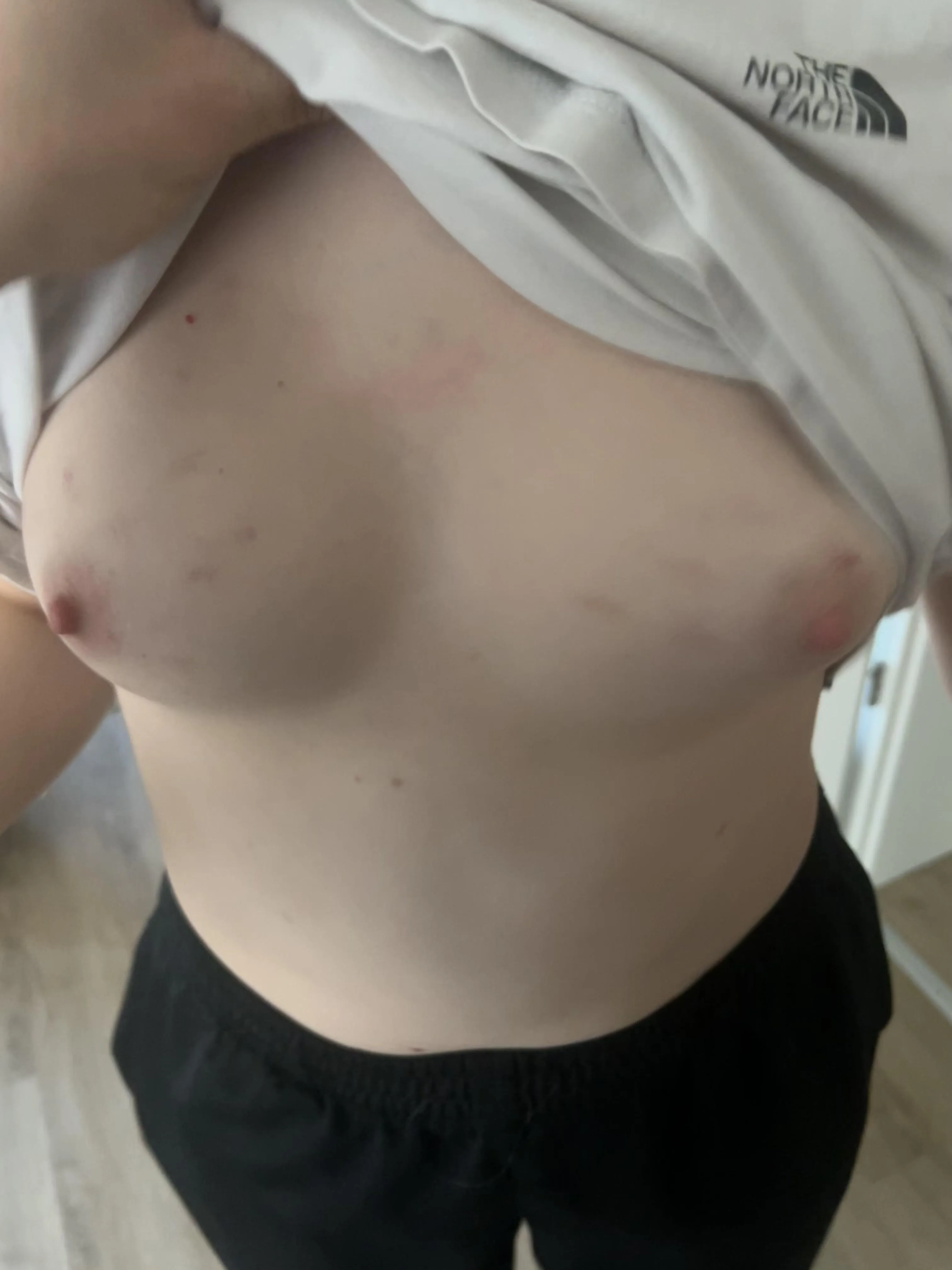 Looking for fellow girls and couples