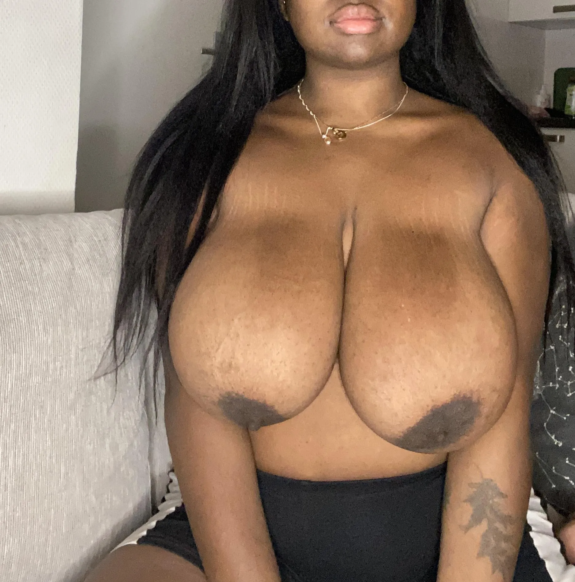 My big boobs are the perfect canvas for your cum💦