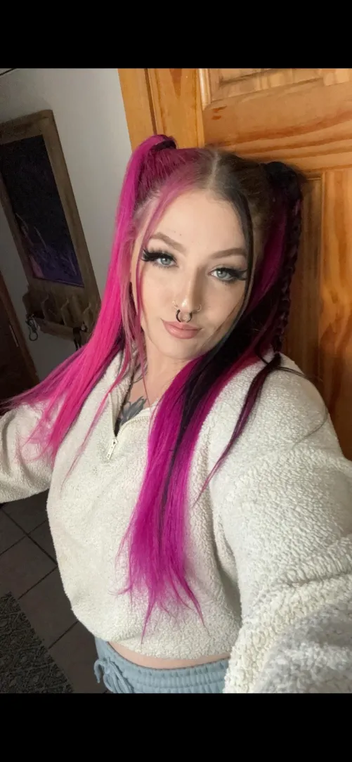 pretty eyes & pretty tattoos 😍 hmu for content 😝😝