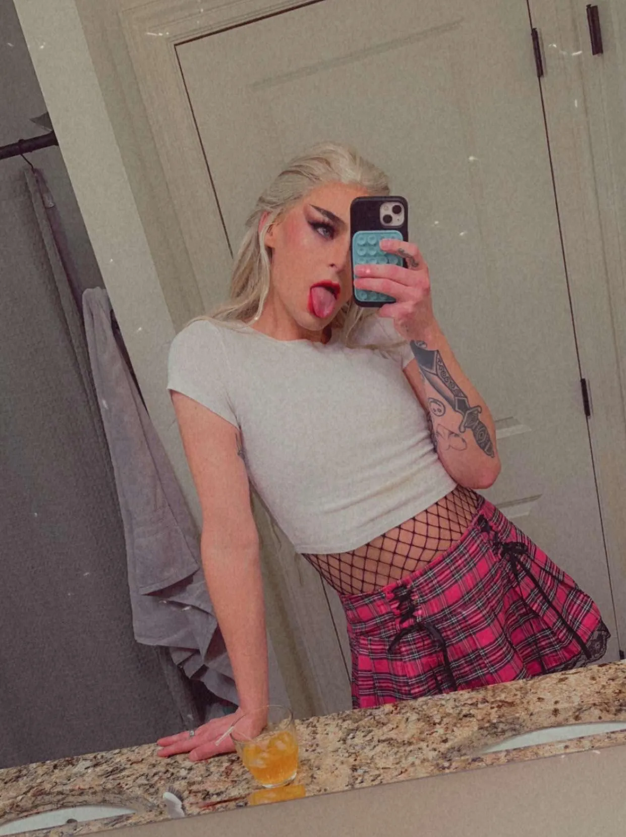 [USA] #Maine sissy 🖤 instead of roses today I want your used underwear 😈