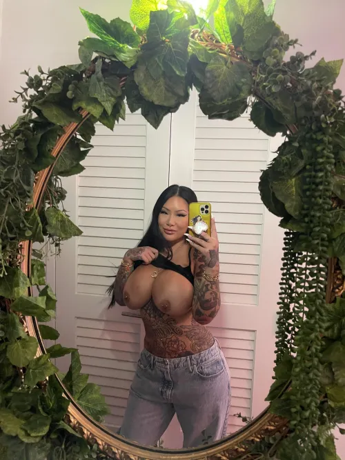 a good shot in this perfect body combo for youu... 🥰😁