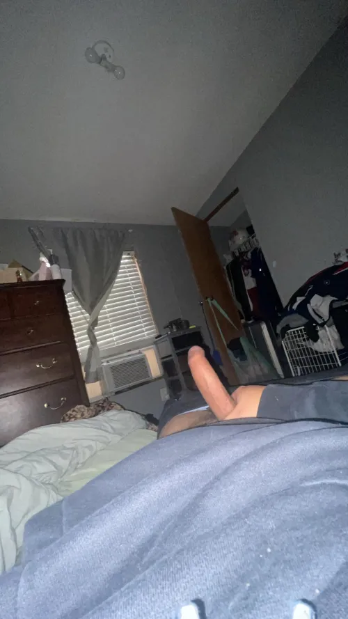 Any milfs or couples gf outta town