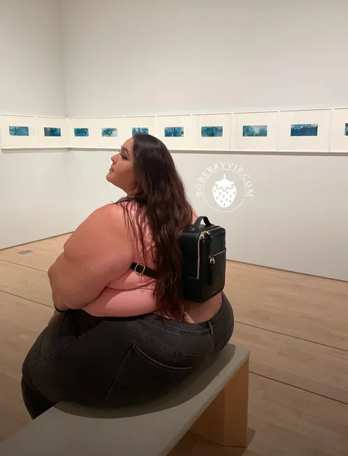 Bobbery's butt crack 7