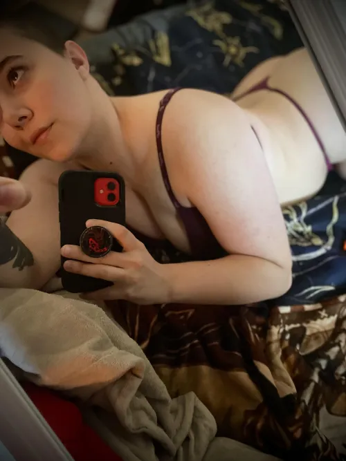 ✨Feeling like a princess on my new blankie 🎀☺️💕