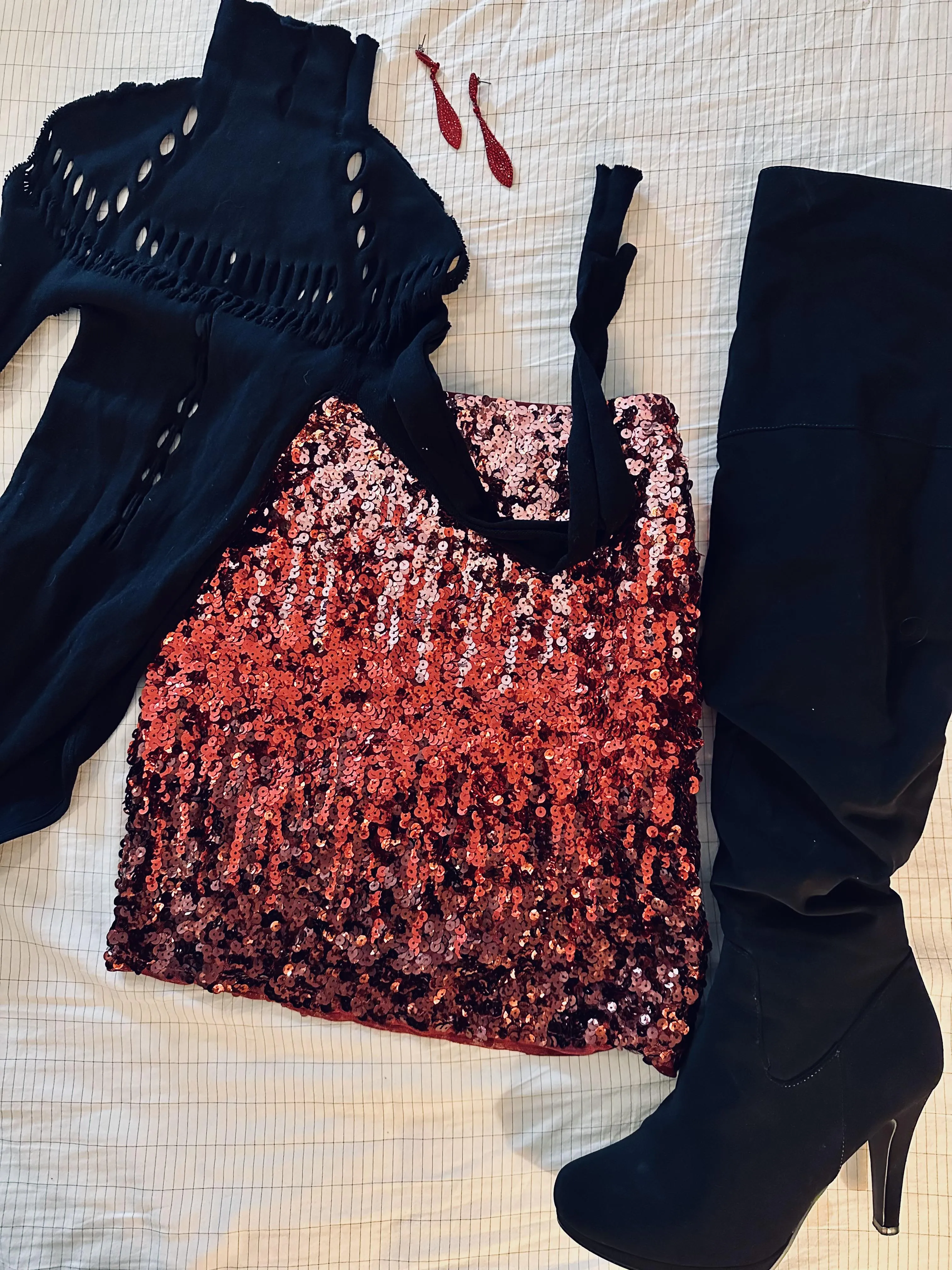 Husband is taking me to a Lifestyle house party tonight for Valentines 💌 keep it classy yet fun