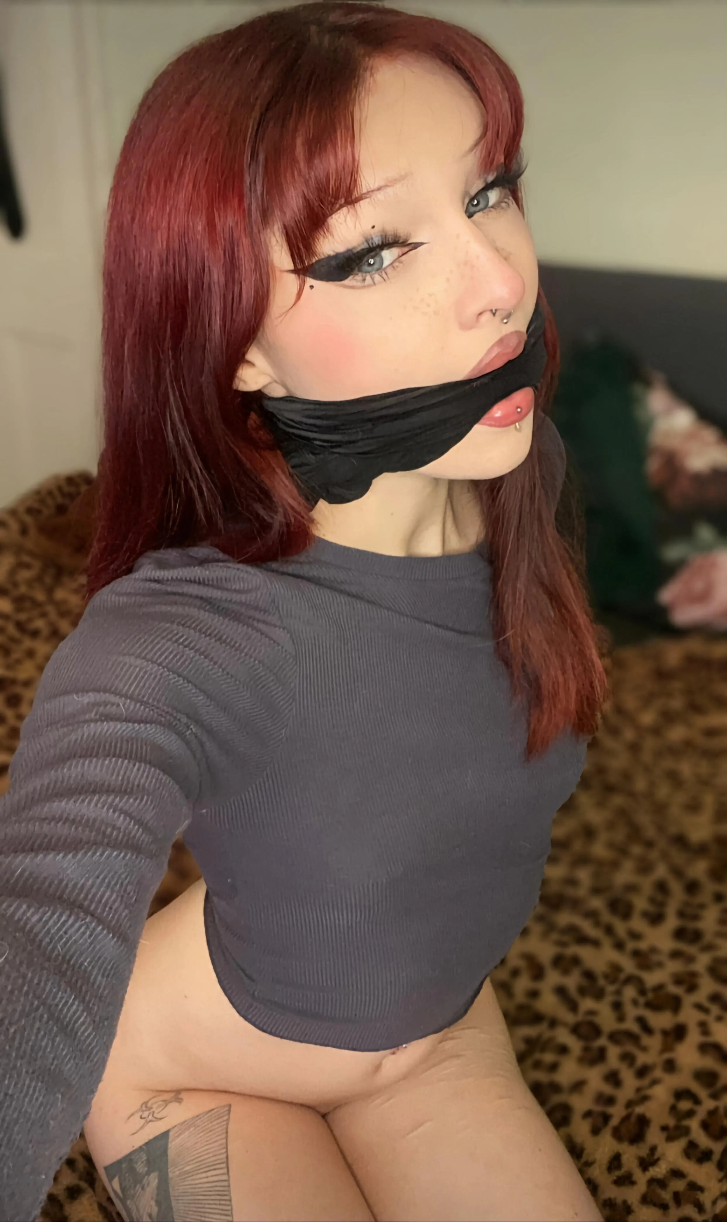 The perfect use for the tights I've been wearing all day [F]