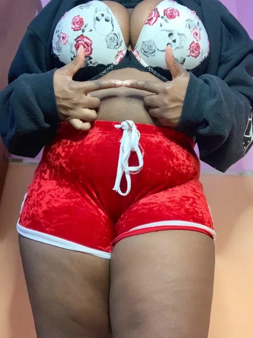 Um hi 🥺👉👈✨