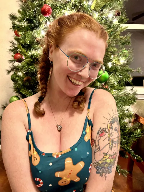 Who needs makeup when you have this many freckles to show off [IRTR]