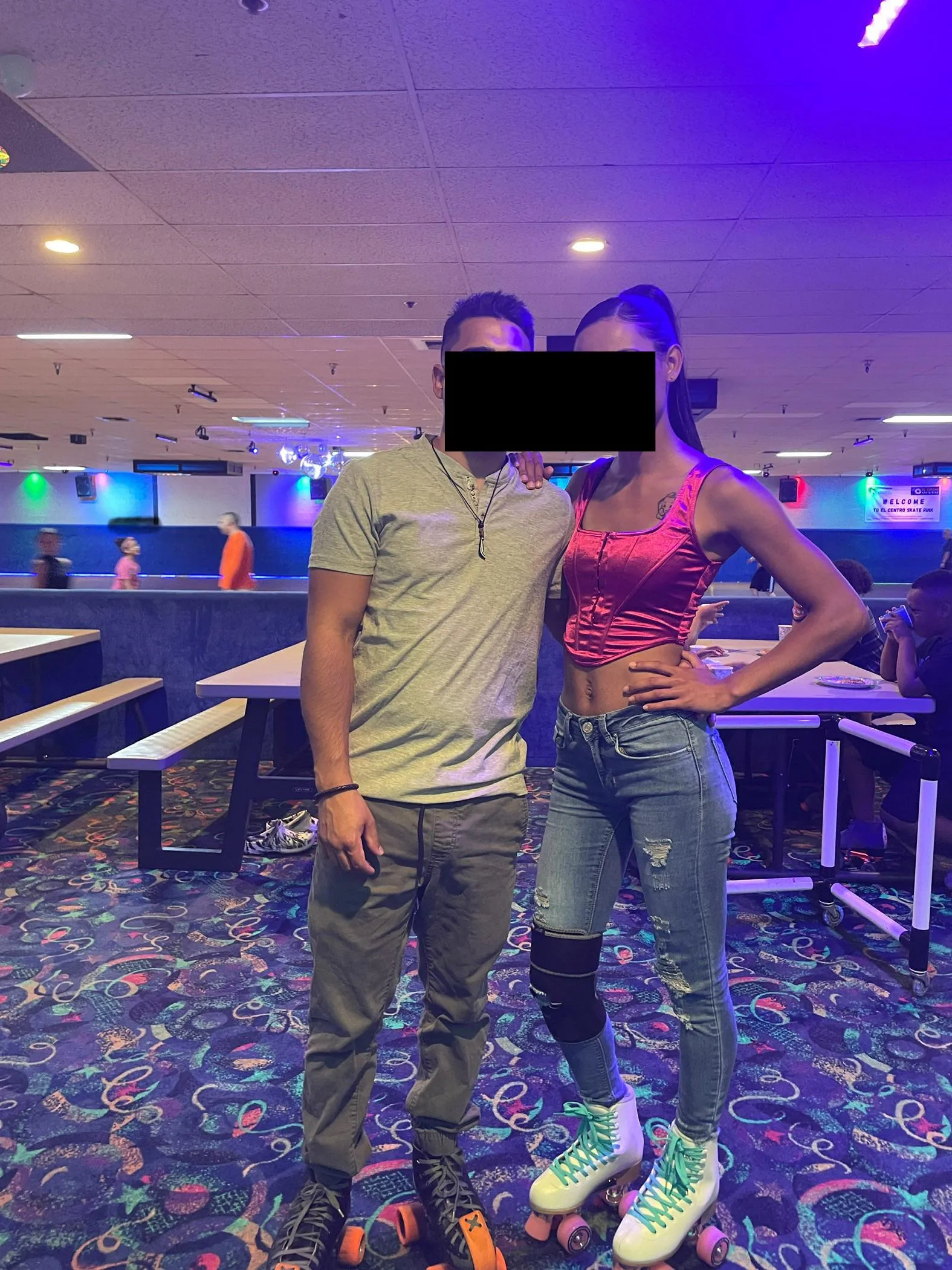 28 MF couple 4 F or FF, Looking to watch / maybe join my wife get attention.