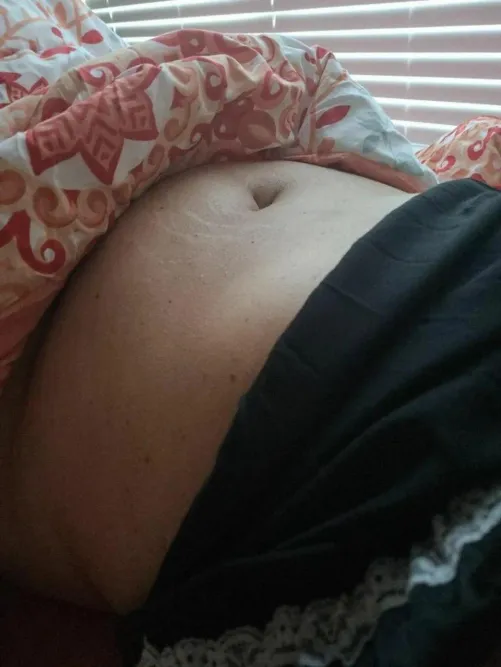 Any big belly lovers want to chat about my wife's?