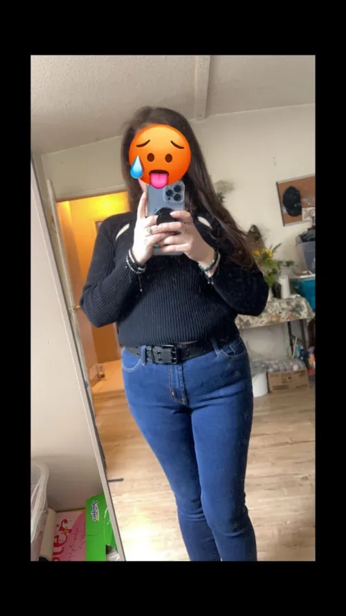 Breed and rape me daddy 🥵🫦