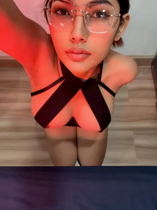 do you like thai girls with juicy tits?