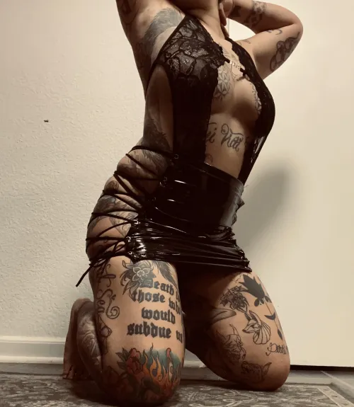 Emo x Goth girl in the wild 🥰💕