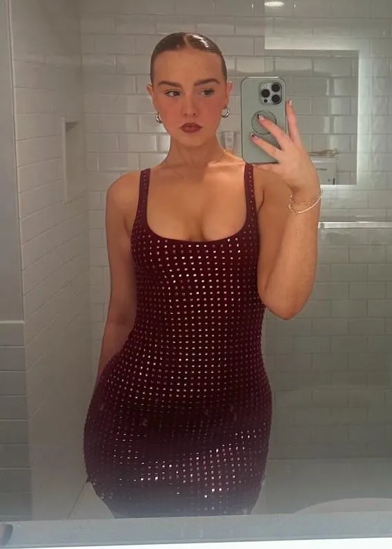 Hope you like my Valentine's Day Dress. Would you be able to make it through dinner without cumming if I wore this around you?