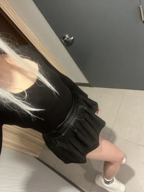 Just an Asian girly in a skirt hehe🥰