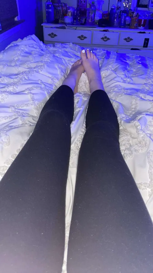 You guys like my teen feet?