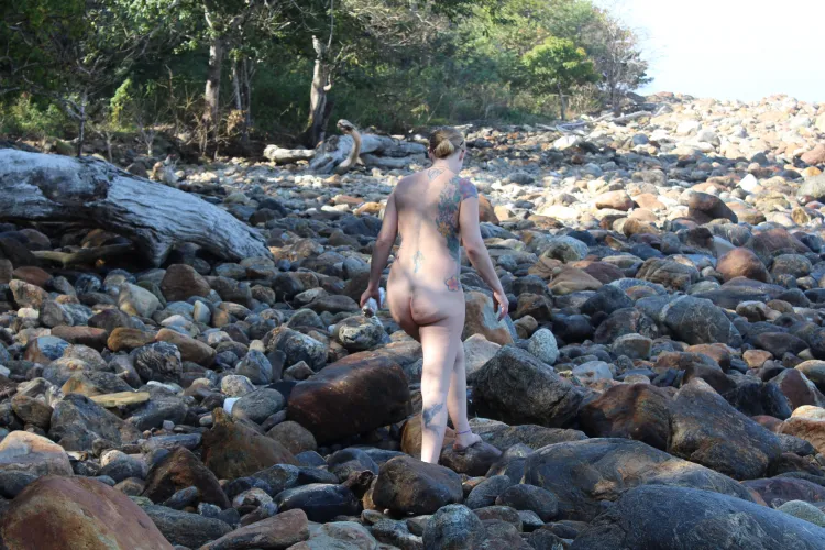 You really do find the coolest stuff in the big rocks!!