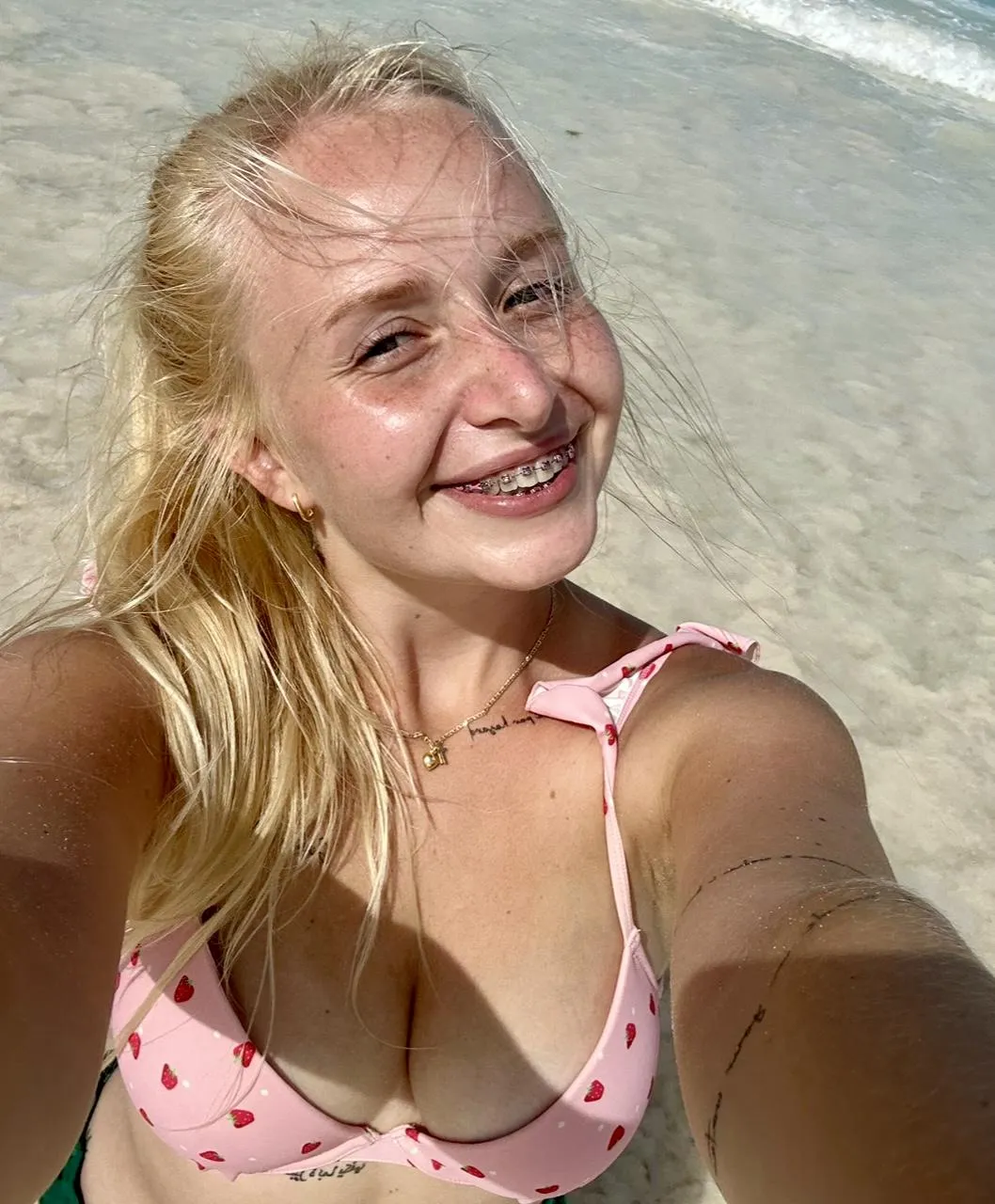 Big smile for you today, are you already hard ?