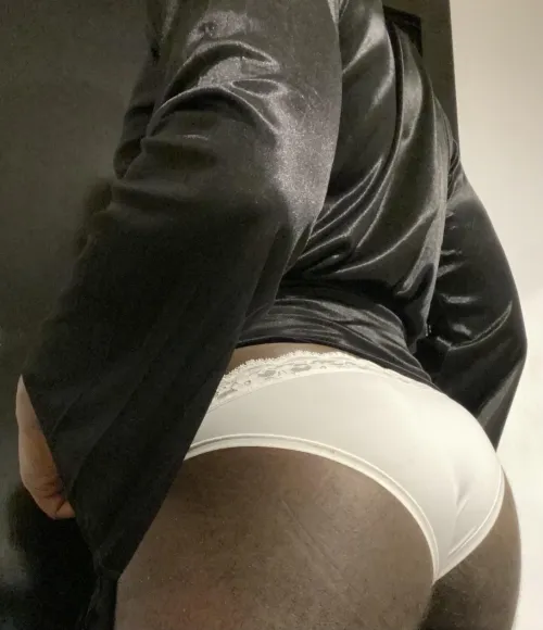 Do you want to see underneath my panties xx