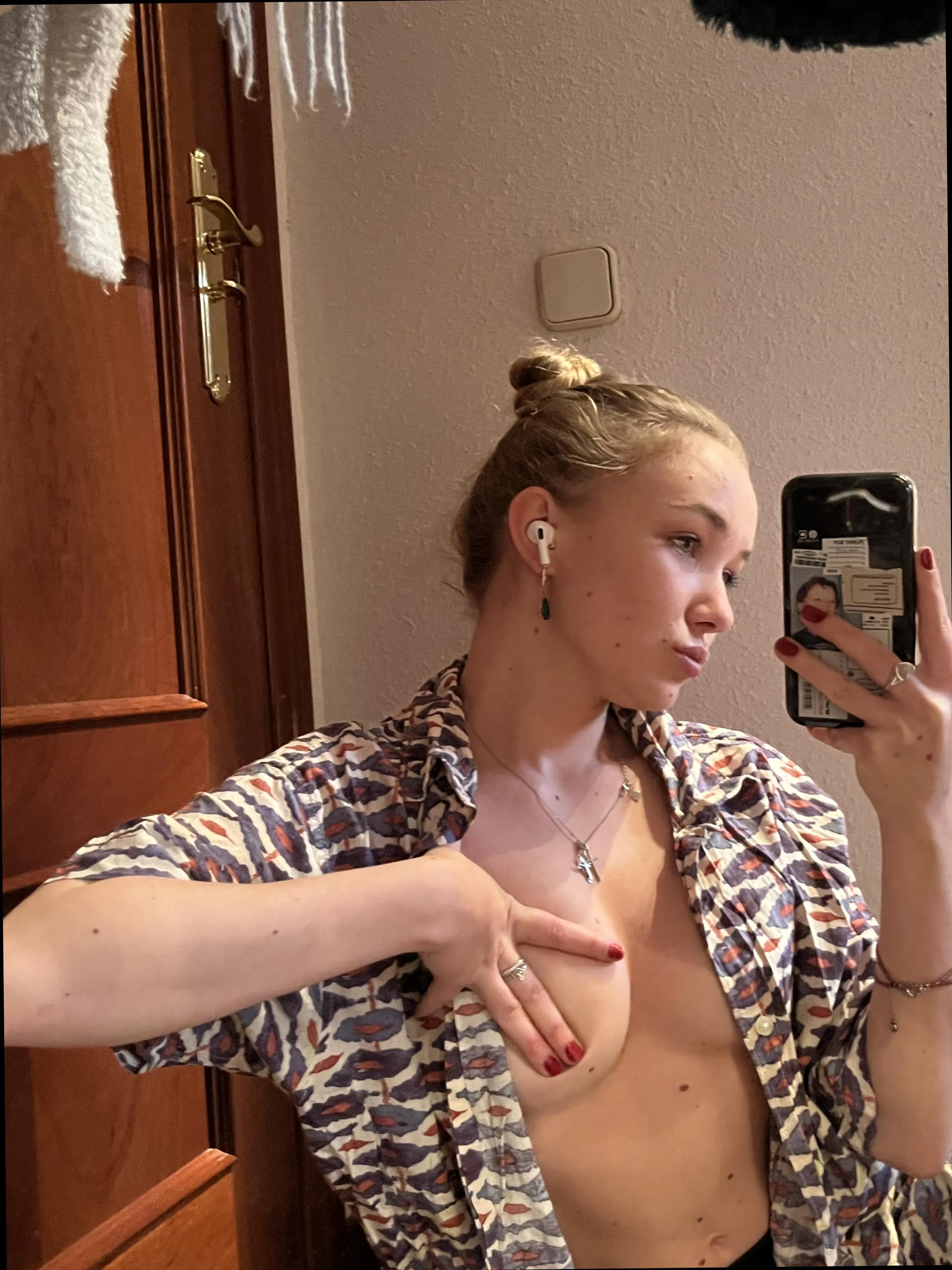 down for some raw if you wanna see more