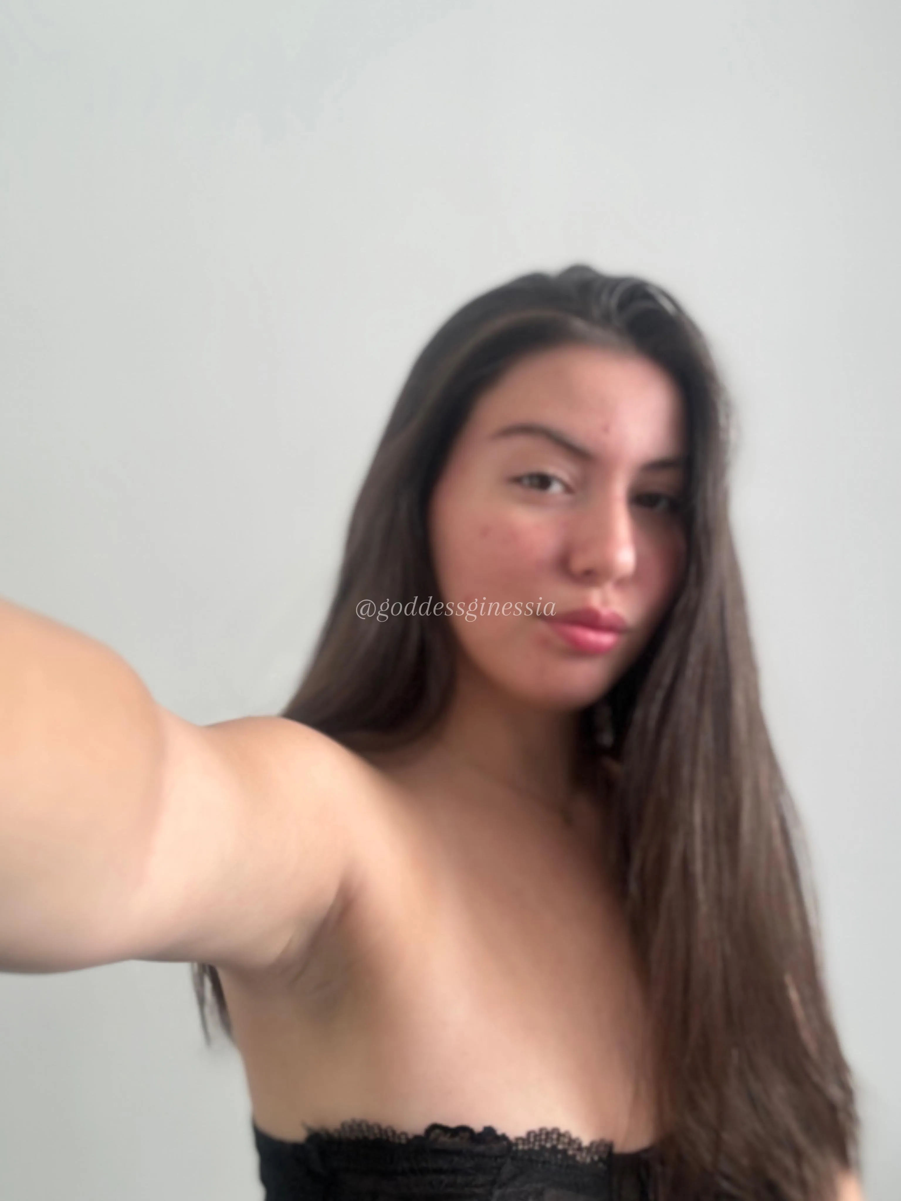 Get on your knees and lick these armpits