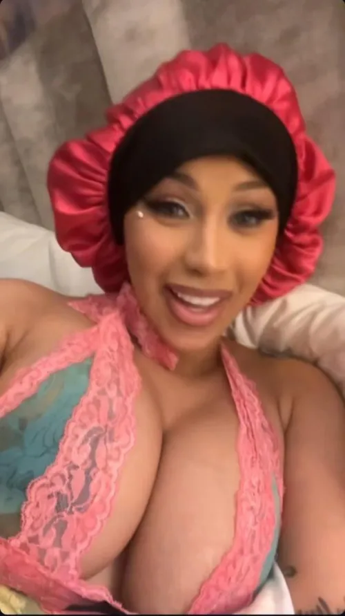 Her titties be getting me hard af🫠