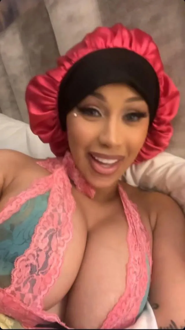 Her titties be getting me hard af🫠