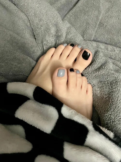 I had to stick with the 2 colors.