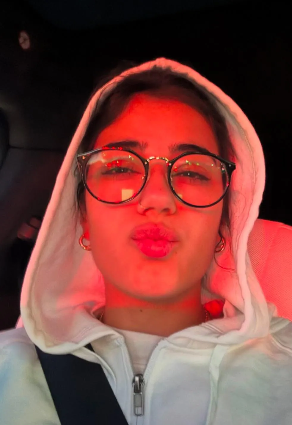 I wanna nut on her lips😩