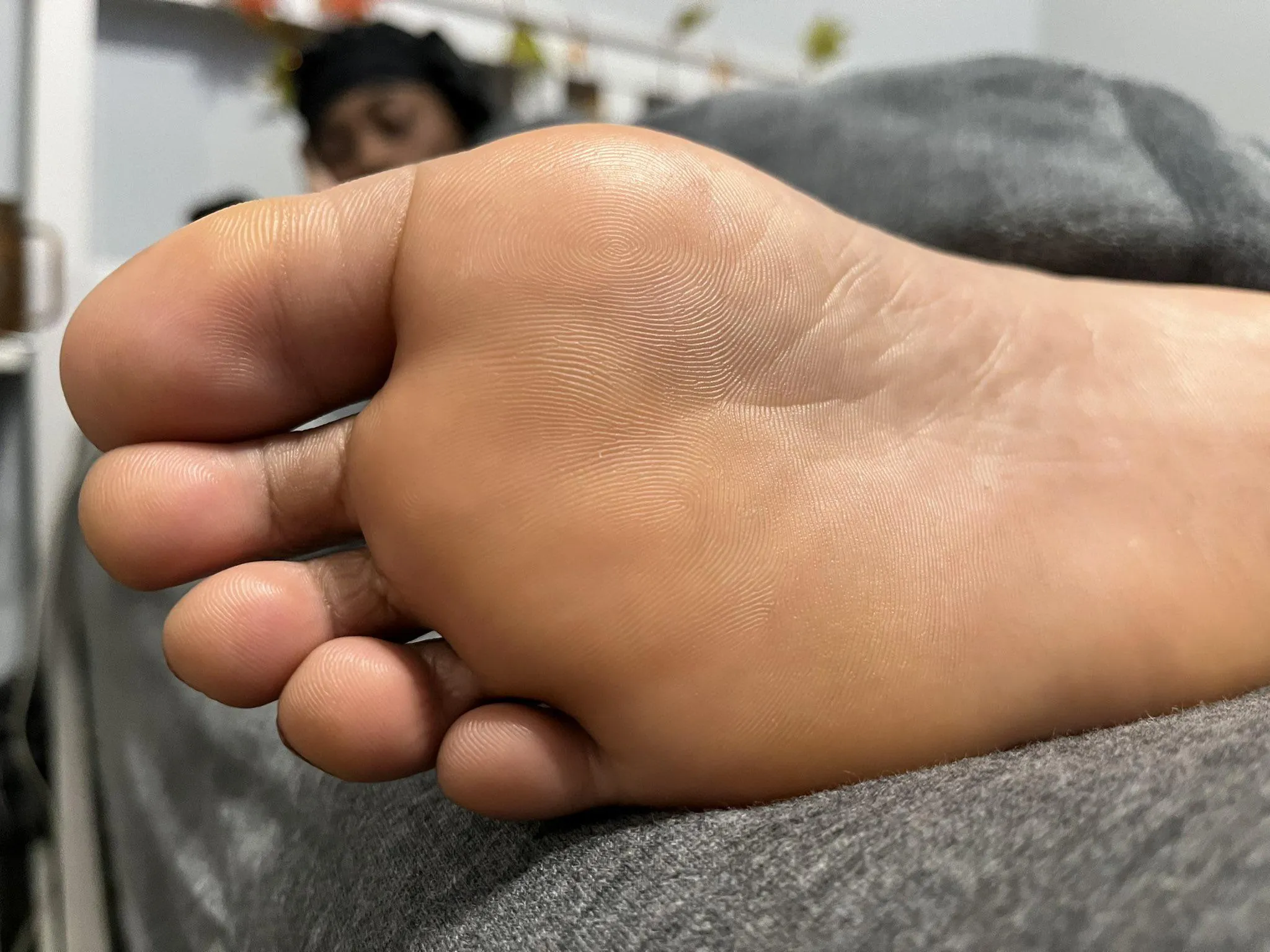 Kiss my beautiful toes 😚