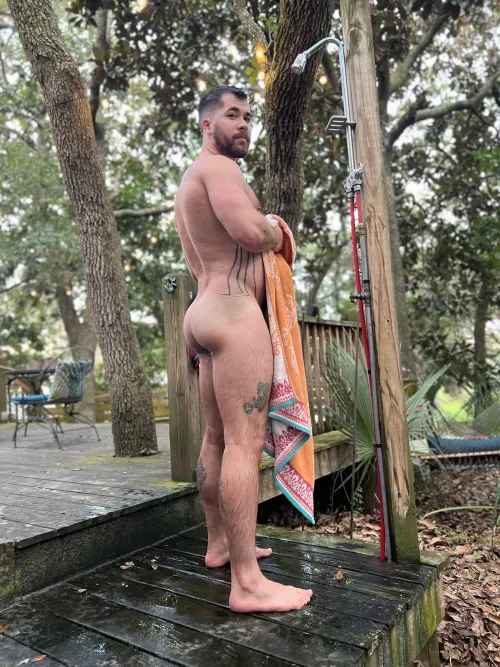 Obsessed with this outdoor shower 💦