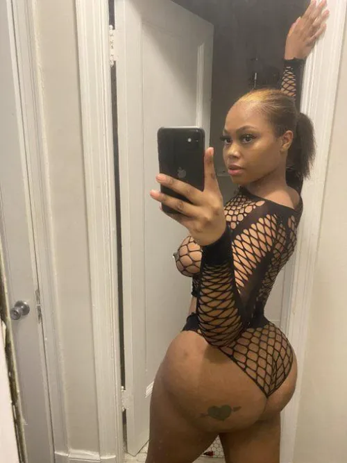 Ready to make you nut all over your screen on my 20$ vidcall daddy 🥰