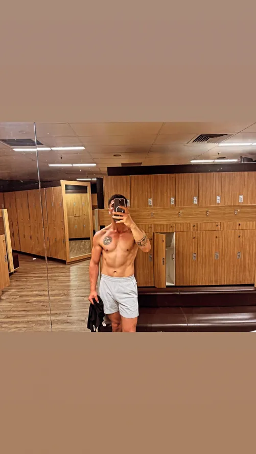 Who likes to workout the first thing in the morning like I do 😍