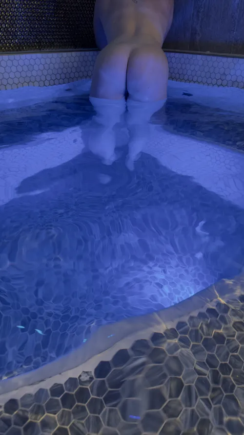 Auckland 21-24th looking for female or couple