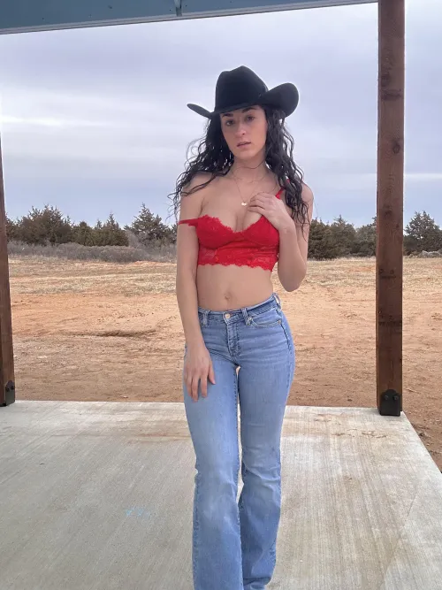 Could use a hand or two…