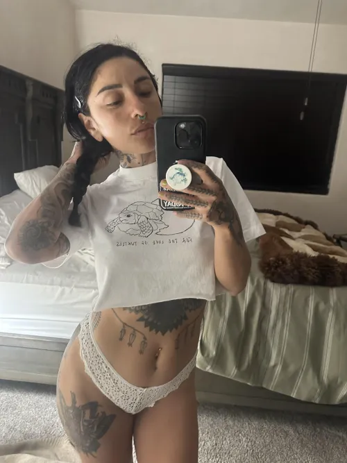 I’ve been celibate for way too long now, I’m so horny