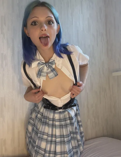 Just showing you that I have very small breasts